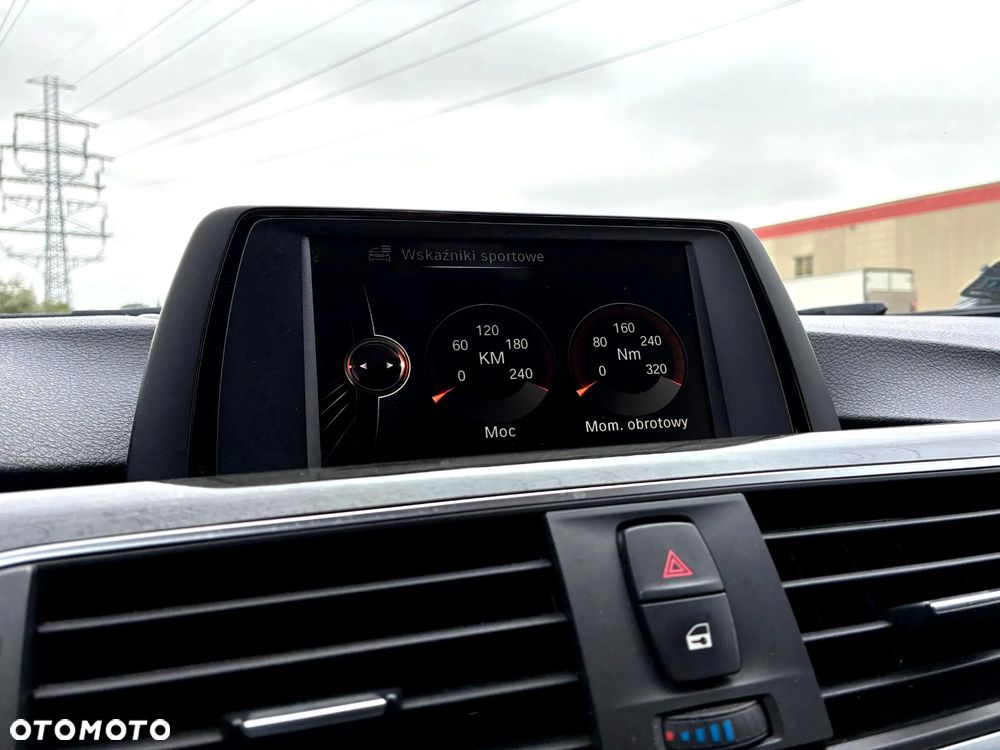 BMW Seria 3 320i Luxury Line - 20