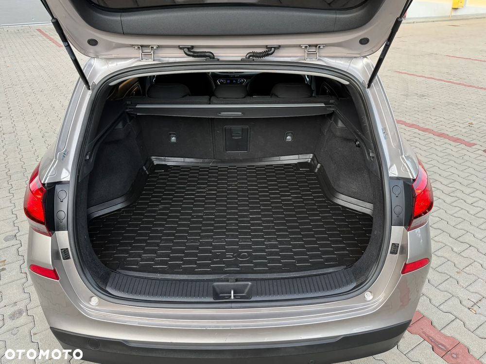 Hyundai i30 1.4 T-GDI Premium - 35