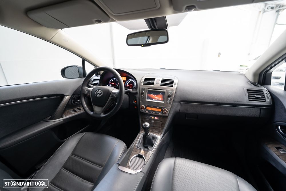 Toyota Avensis SD 2.0 D-4D Exclusive +Navi - 2