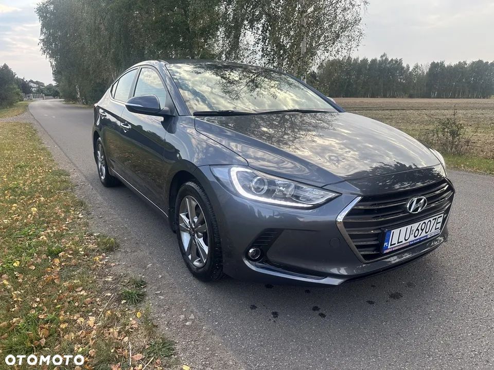 Hyundai Elantra 1.6 Comfort - 14