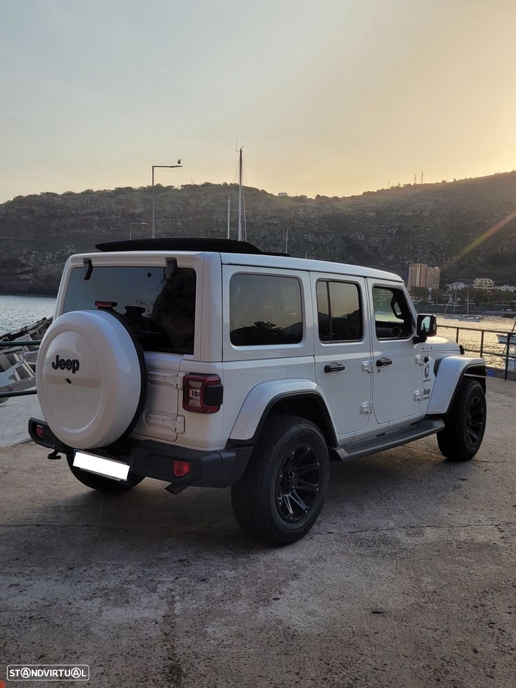 Jeep Wrangler Unlimited 3.8 Auto Sahara - 1