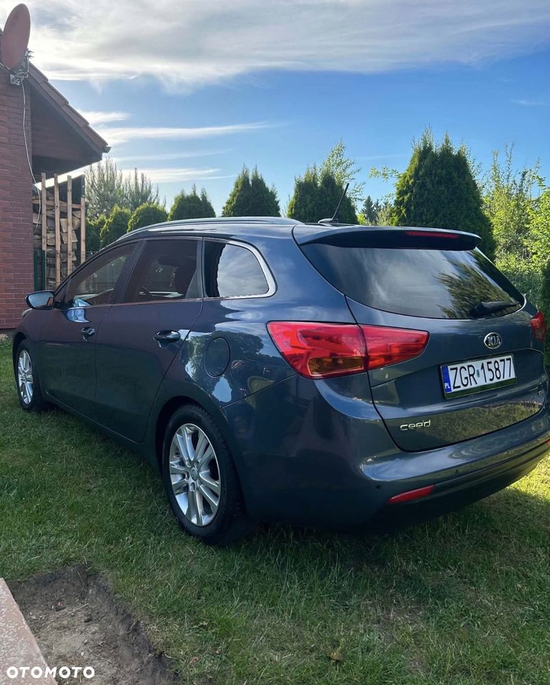 Kia Ceed 1.6 CRDi 128 Platinum Edition - 4