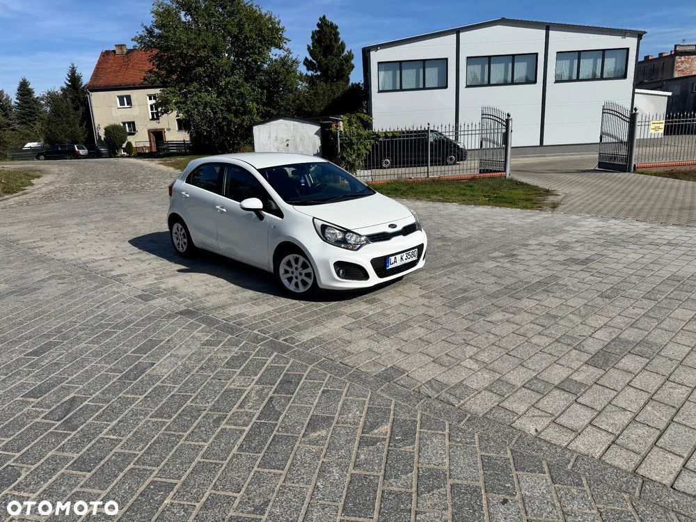 Kia Rio 1.2 Dream Team Edition - 11