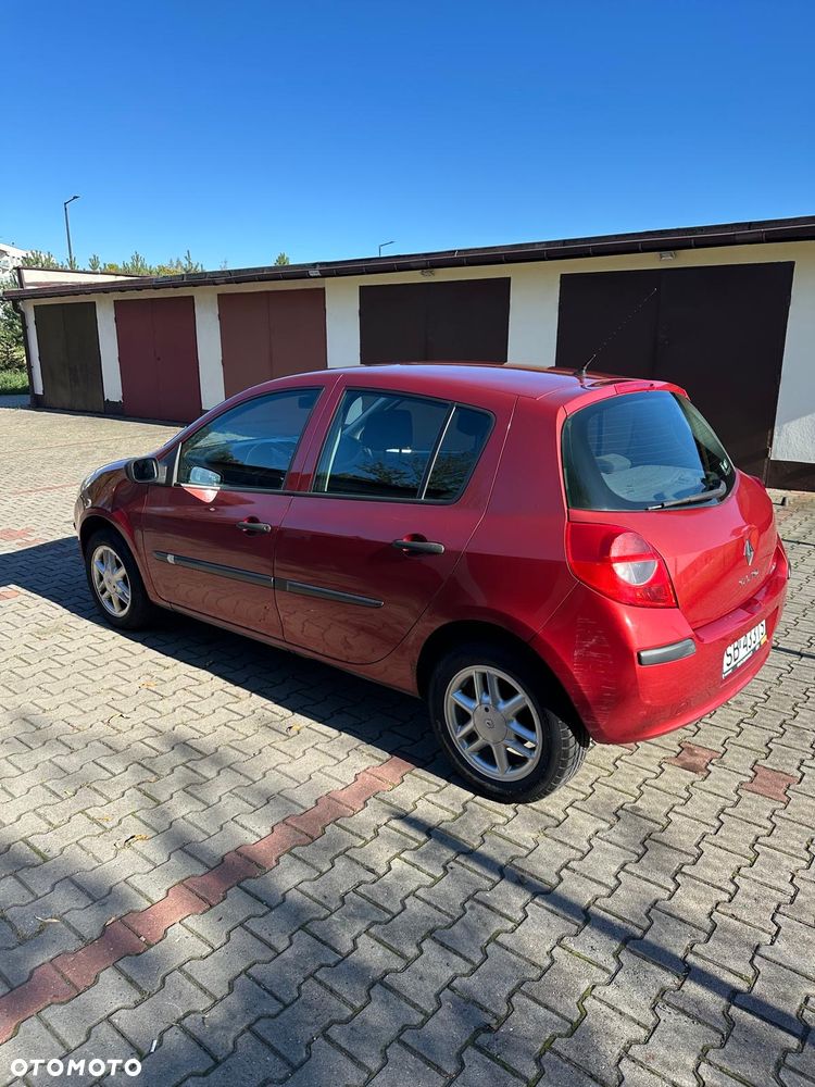 Renault Clio 2005 photo 4