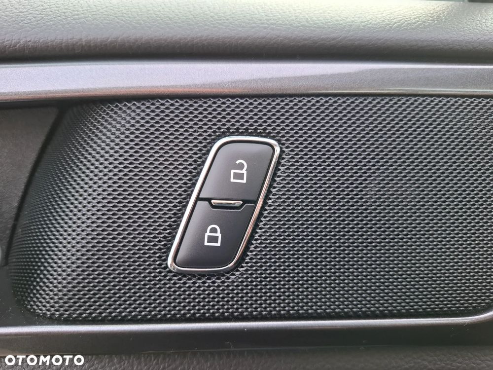 Ford Mondeo 2.0 EcoBlue Titanium - 16