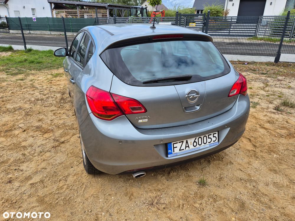 Opel Astra - 4