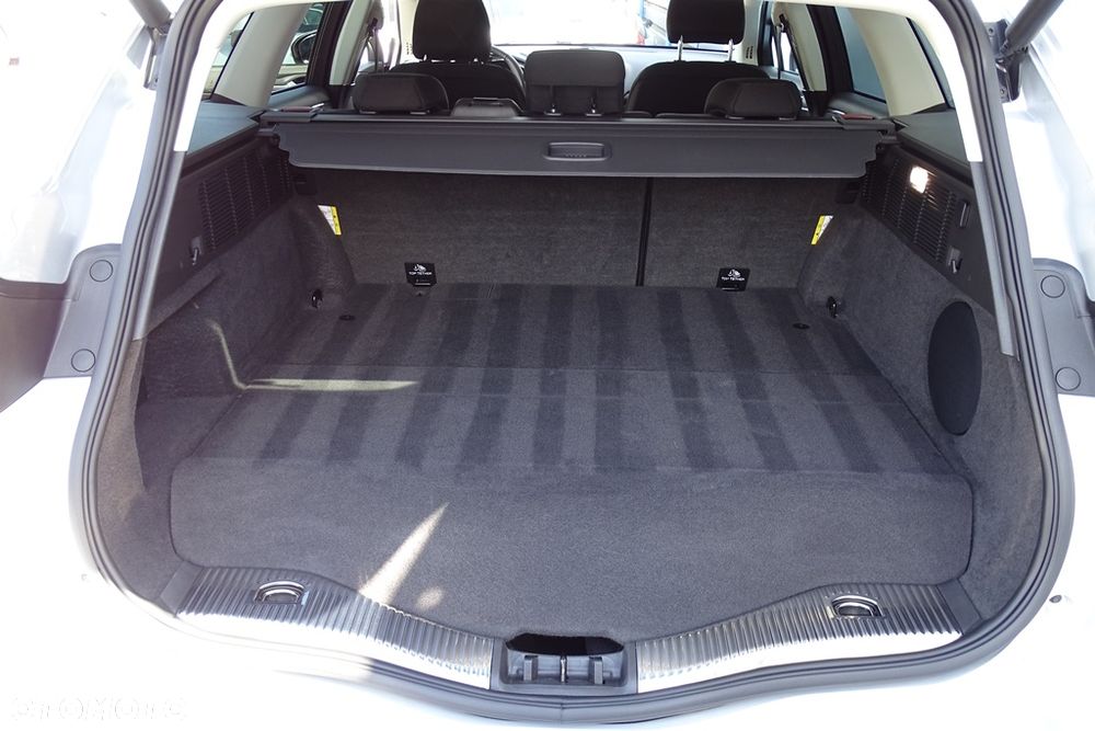 Ford Mondeo 2.0 Hybrid Titanium - 27