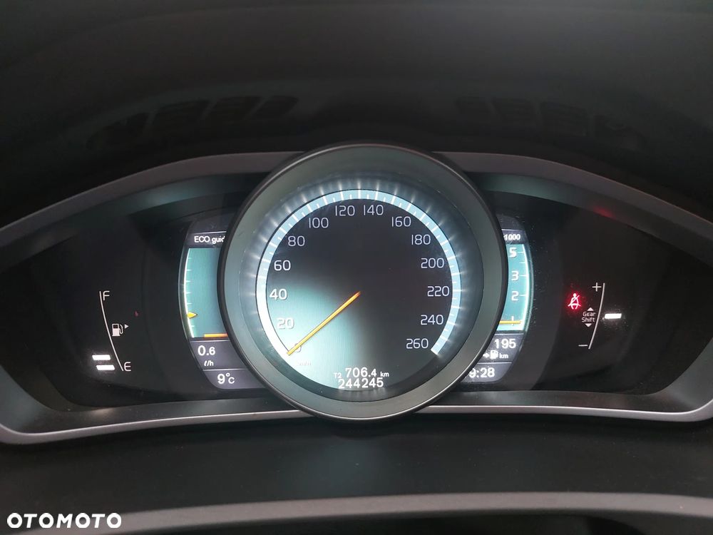 Volvo V40 D2 RDesign - 15