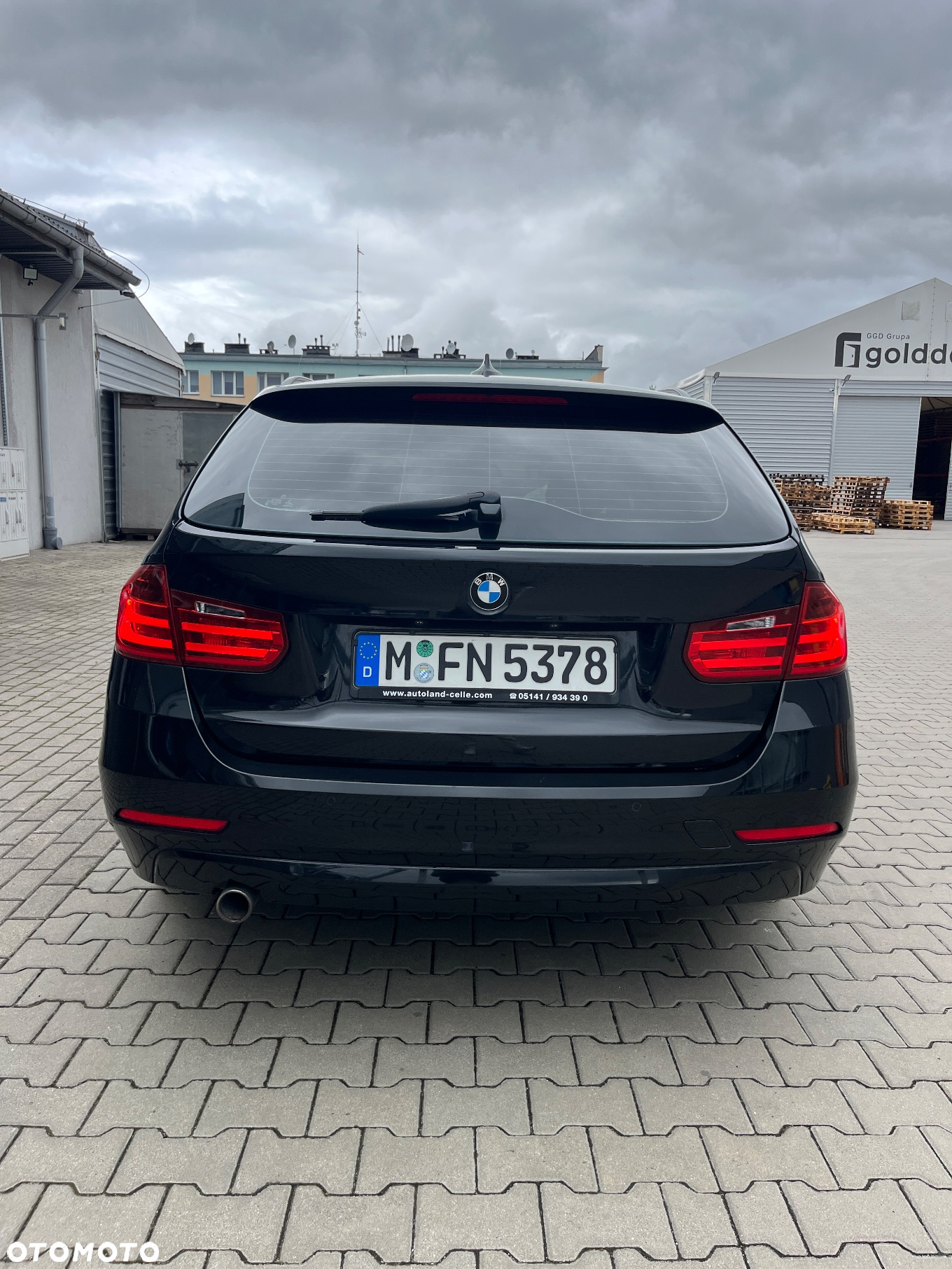 BMW Seria 3 318d Touring - 13
