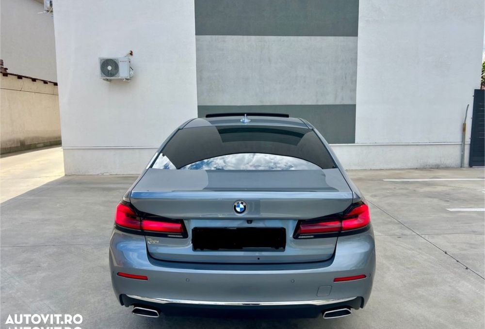 BMW Seria 5 530d xDrive AT MHEV - 38