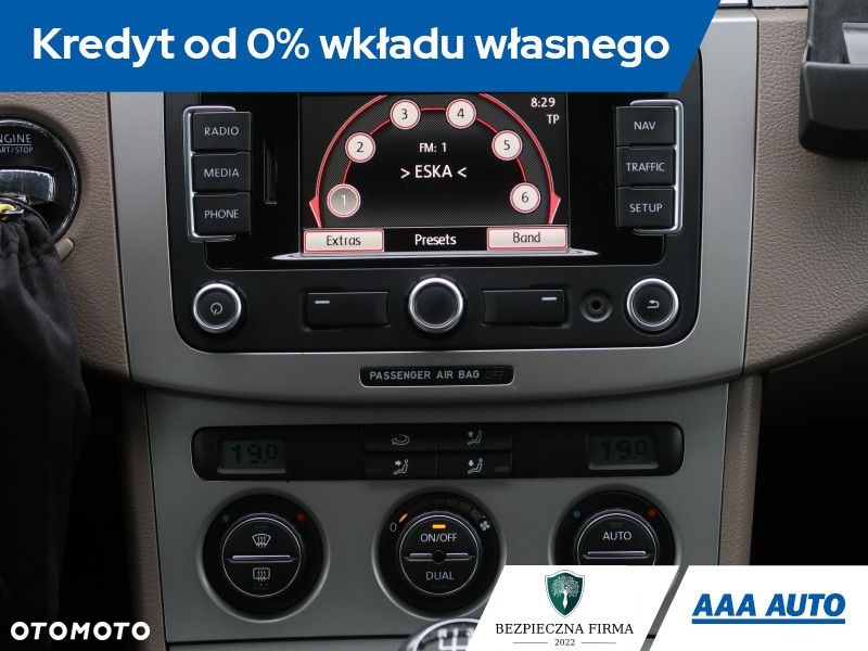 Volkswagen Passat - 13