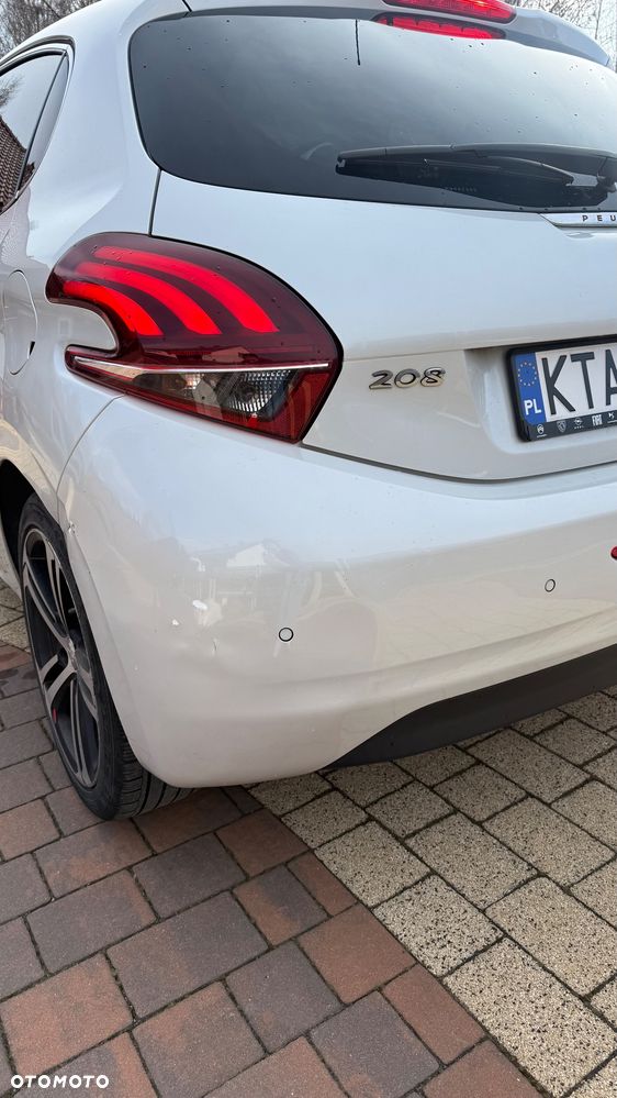 Peugeot 208 - 17