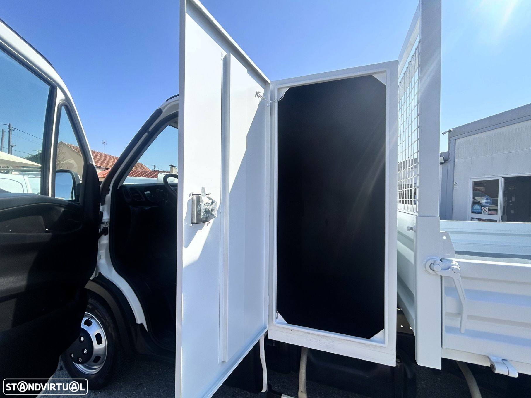 Iveco Daily 35C13 RODADO DUPLO BASCULANTE - 23