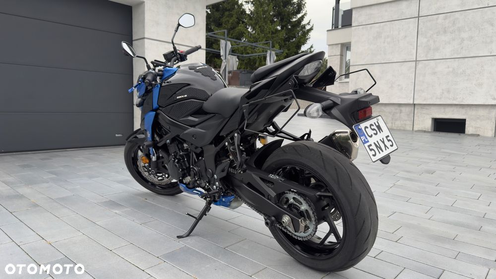 Suzuki GSX - 4