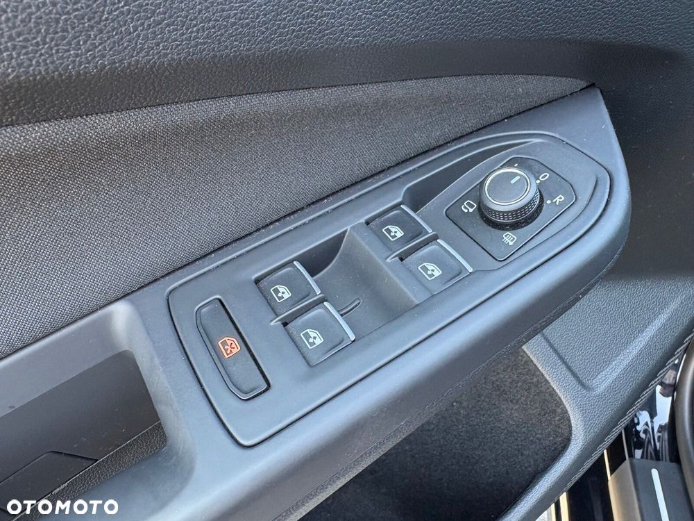 Volkswagen Golf 1.5 eTSI EVO Style DSG - 20