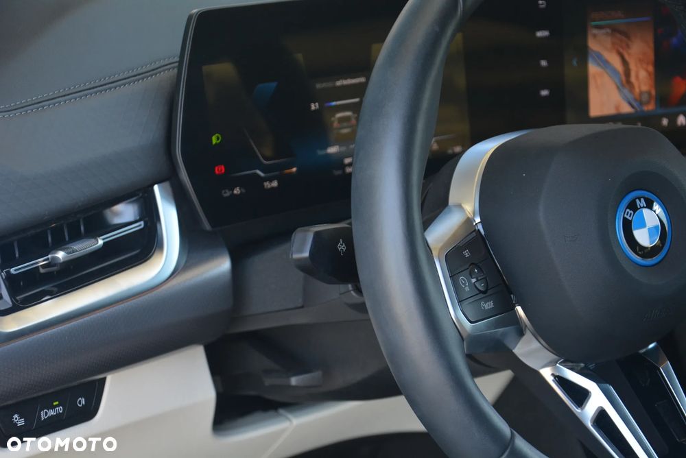 BMW iX2 eDrive20 66.5kWh M Sport - 14