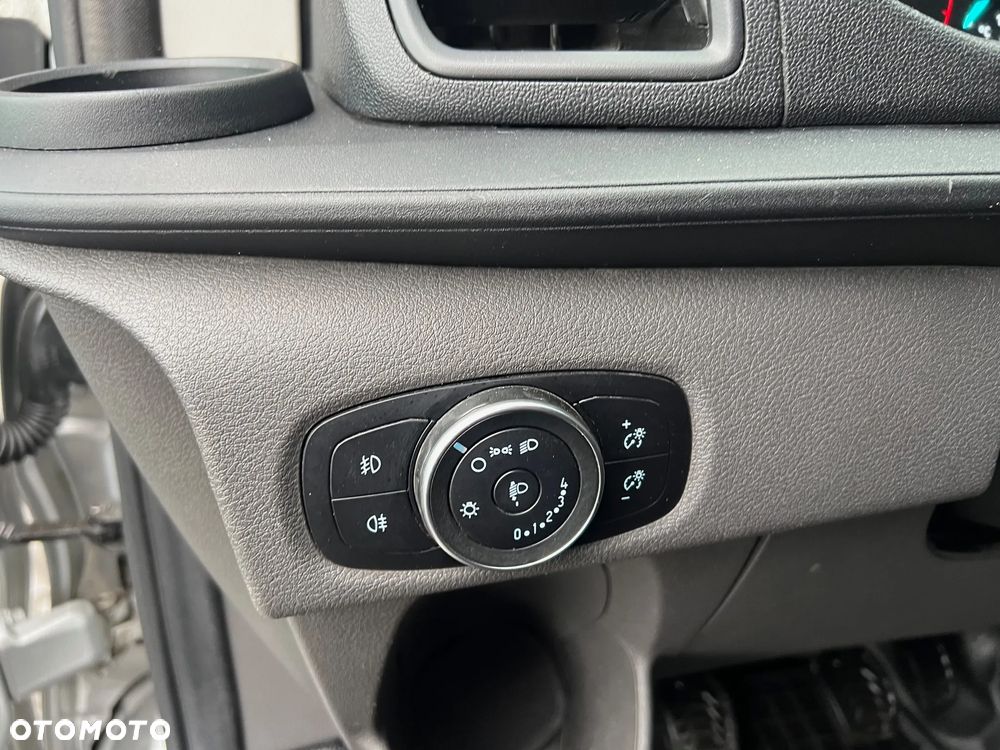 Ford Transit Custom - 12