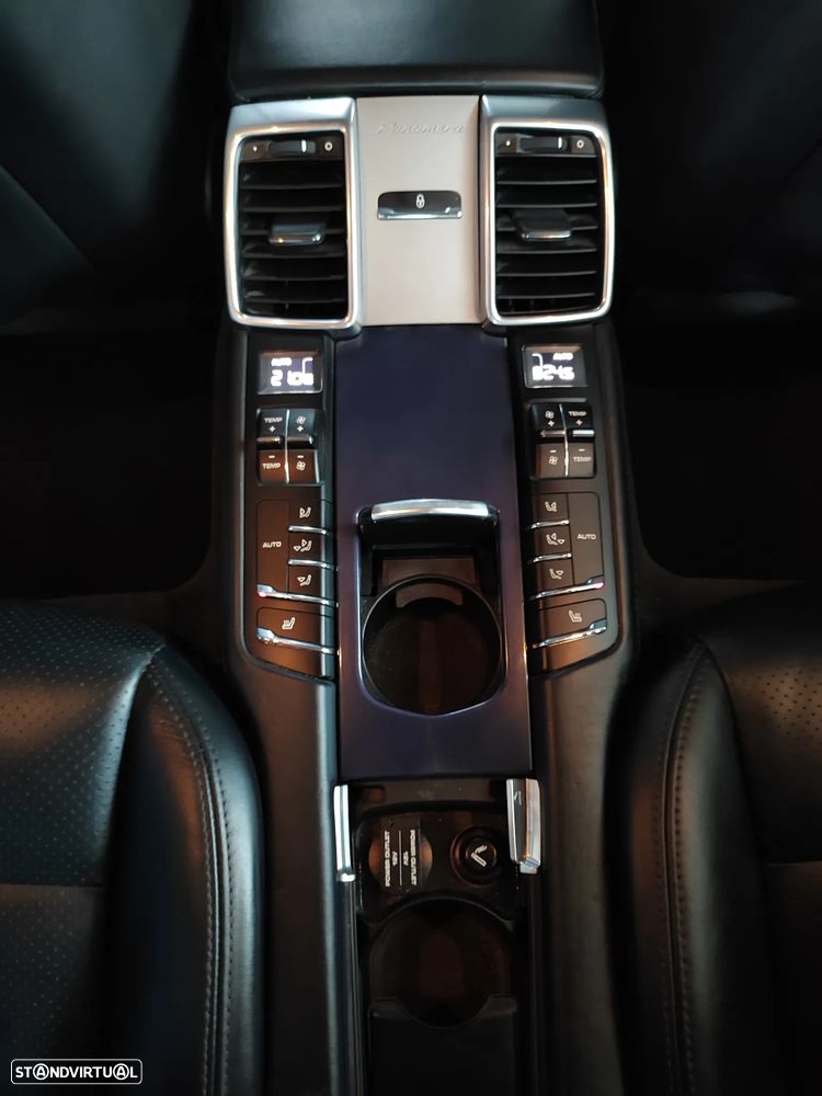 Porsche Panamera Platinum Edition - 35