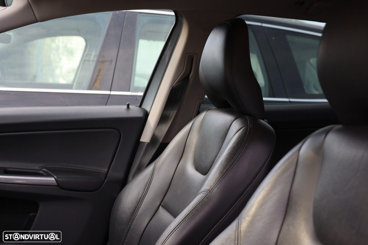 Volvo XC 60 2.0 D4 Summum - 4