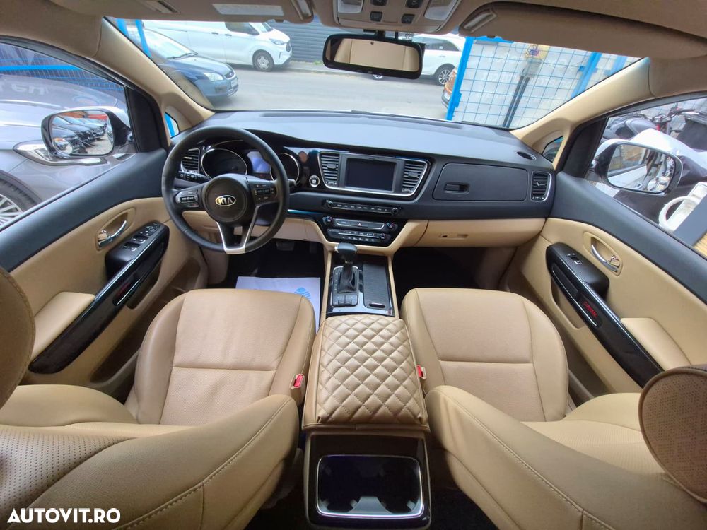 Kia Carnival - 6