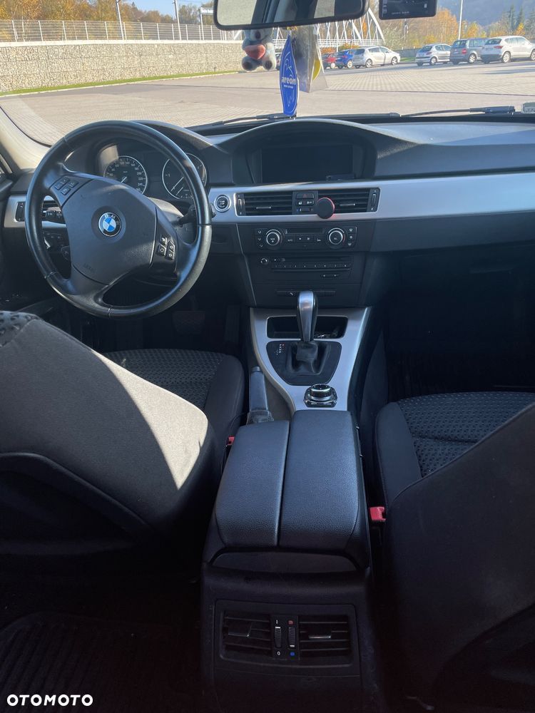 BMW Seria 3 320d xDrive - 12