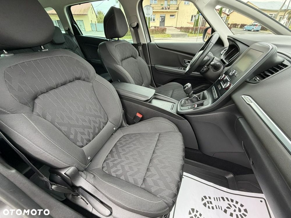 Renault Grand Scenic - 10