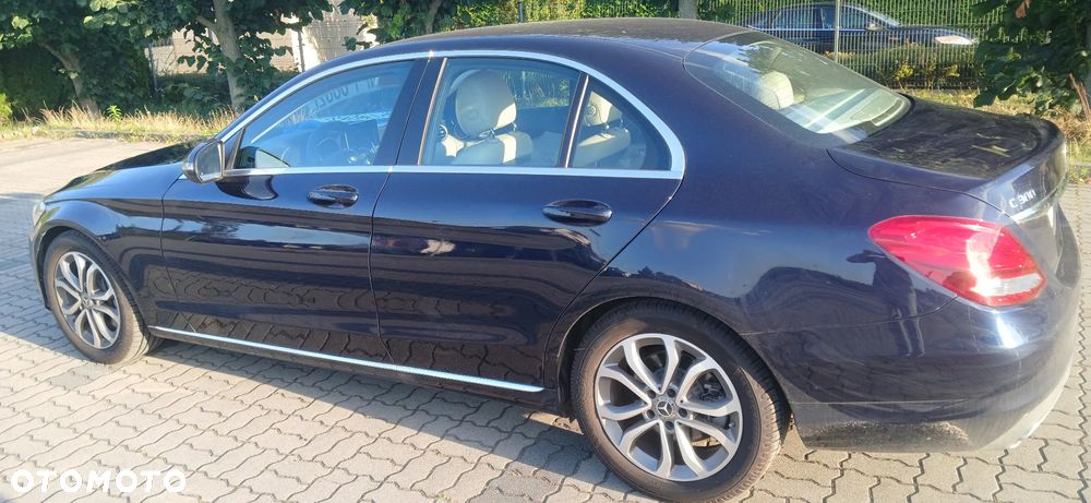 Mercedes-Benz Klasa C 300 7G-TRONIC AMG Line - 9