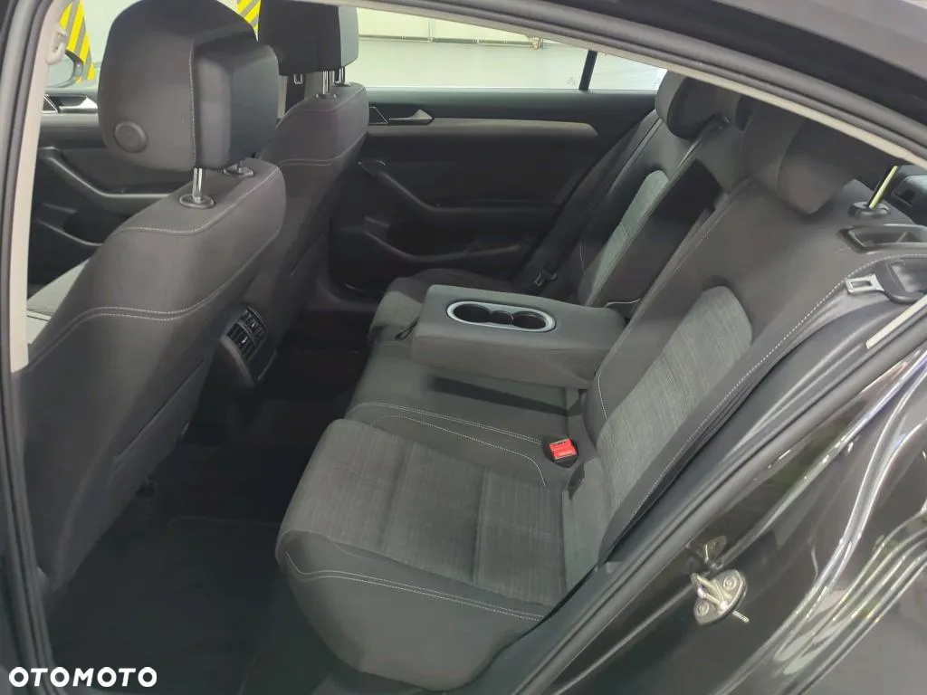 Volkswagen Passat 2.0 TSI Business DSG - 12