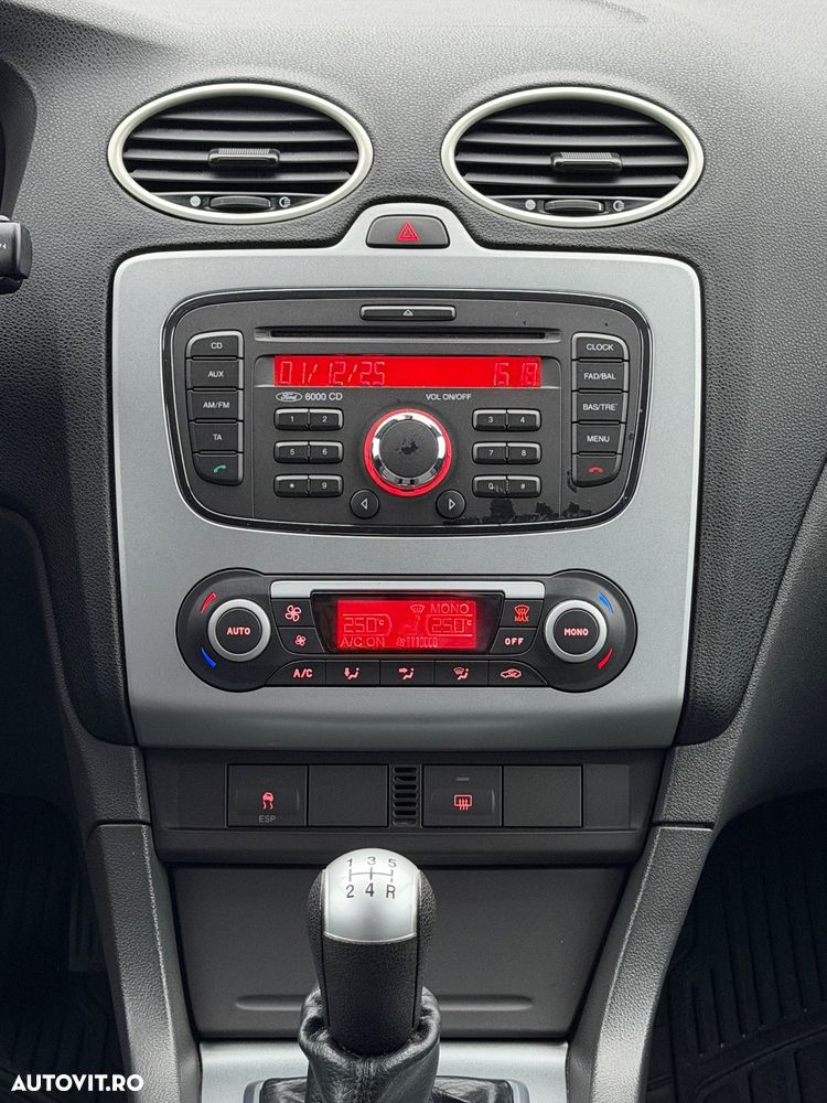 Ford Focus Turnier 1.6 TDCi DPF Style - 9