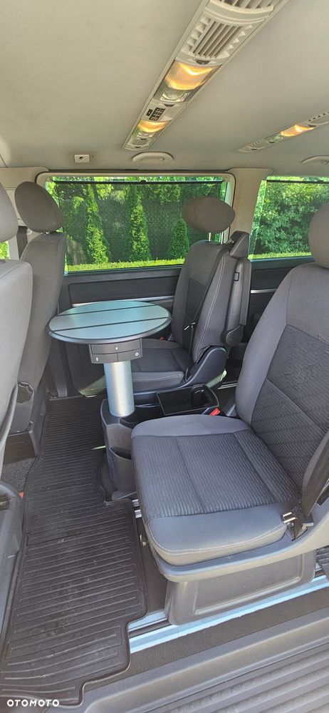 Volkswagen Multivan - 8