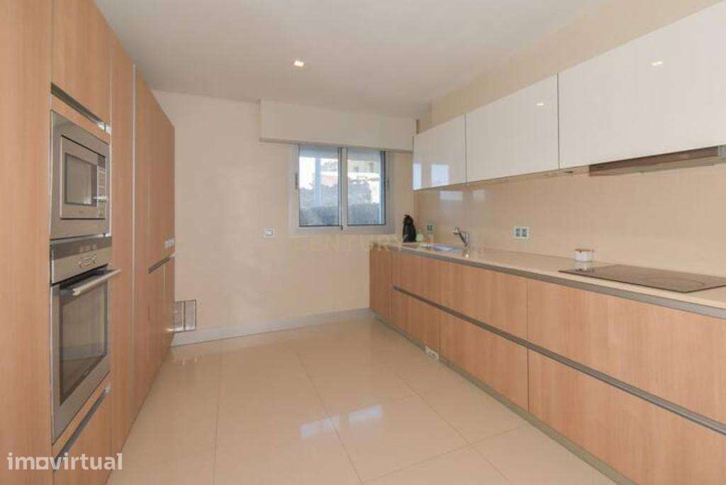 Apartamento T3 de duas frentes com terraço - Grande imagem: 2/27