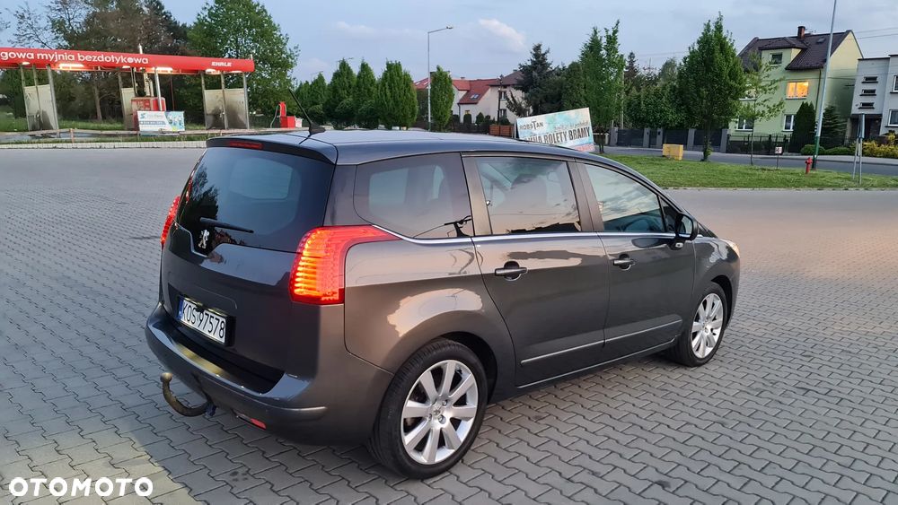 Peugeot 5008 1.6 THP Premium + - 27
