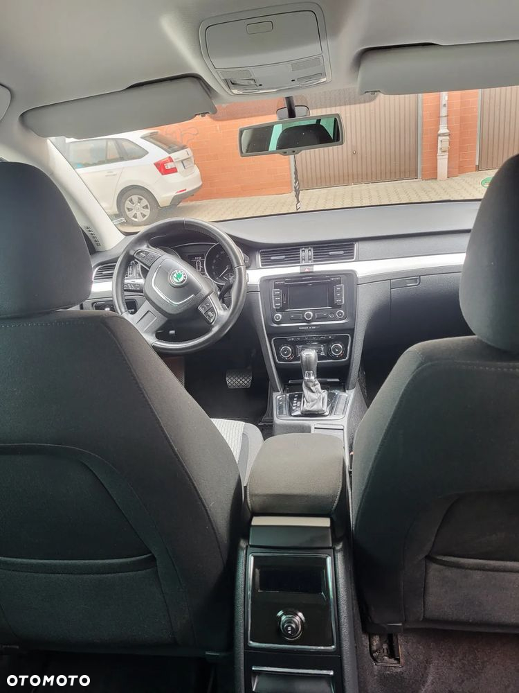 Skoda Superb 2.0 TDI DSG Exclusive - 11