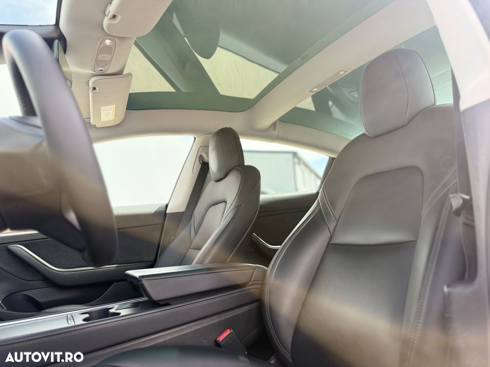 Tesla Model 3 - 6