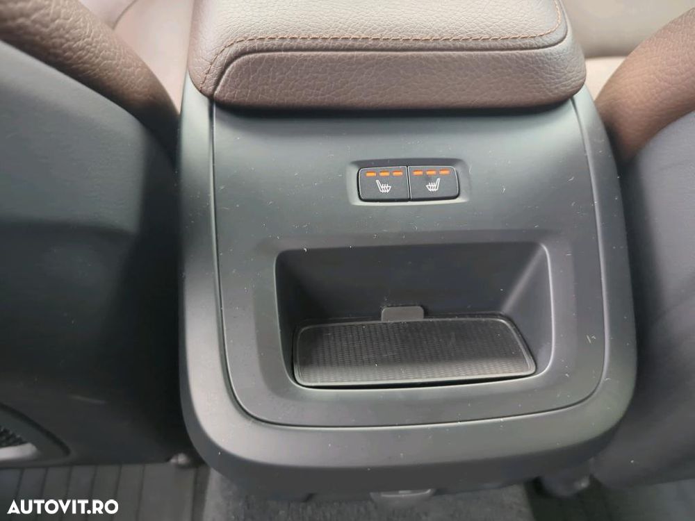 Volvo V60 B4 MHEV AT8 FWD Momentum Pro - 11