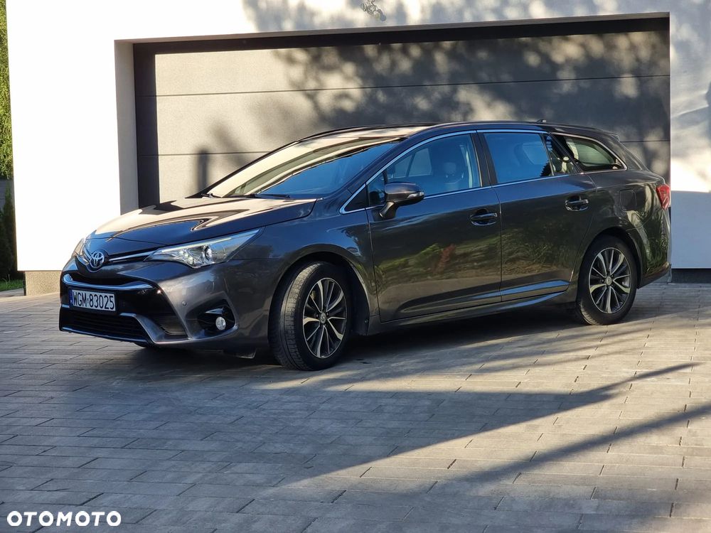 Toyota Avensis 2.0 D-4D Premium - 1