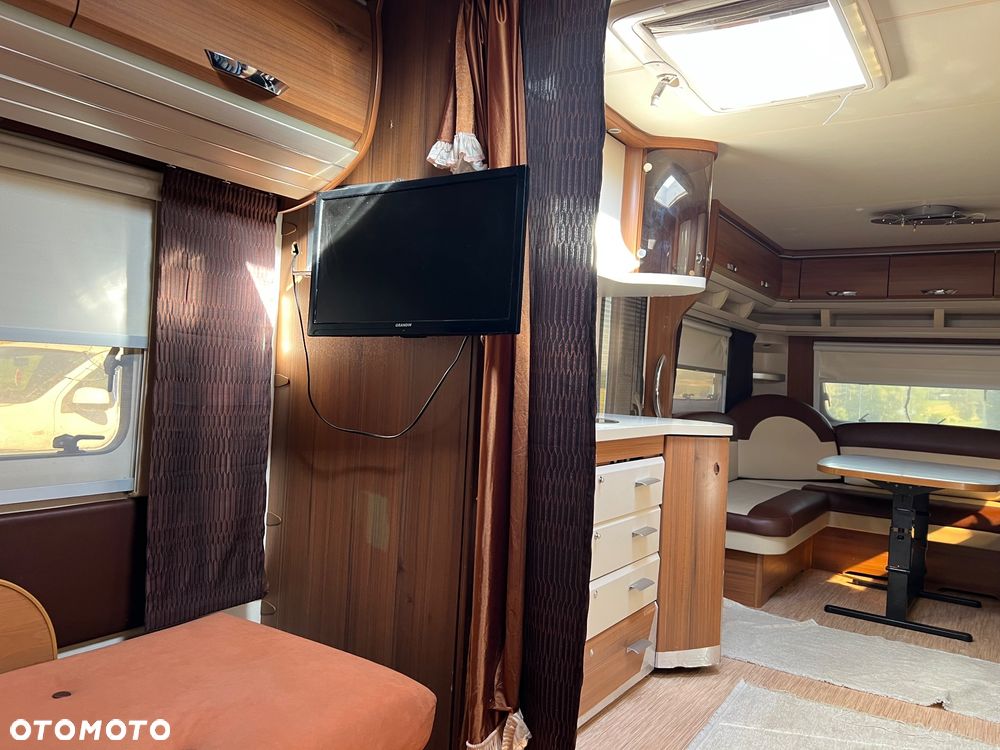 Hobby PREMIUM 610 2013r. I inne Fendt DIAMANT 590 i LMC kondor 650 i Caravelair PRESTIGE 610 i Dethlefs EMOTION 700 i Tabbert VIVALDI 450 i Caravelair RUBIS 395 - 26