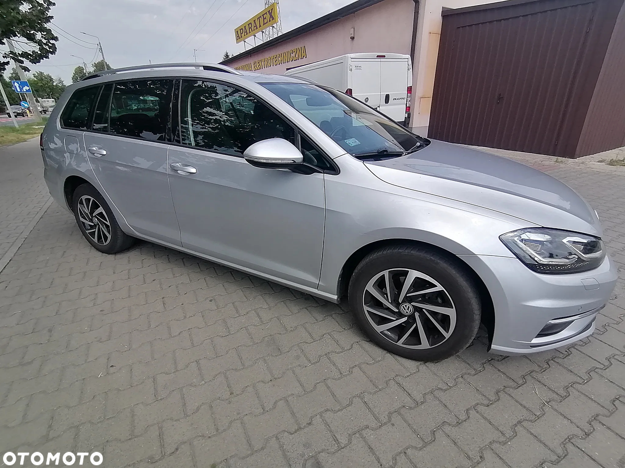 Volkswagen Golf Variant 2.0 TDI SCR DSG Join - 8