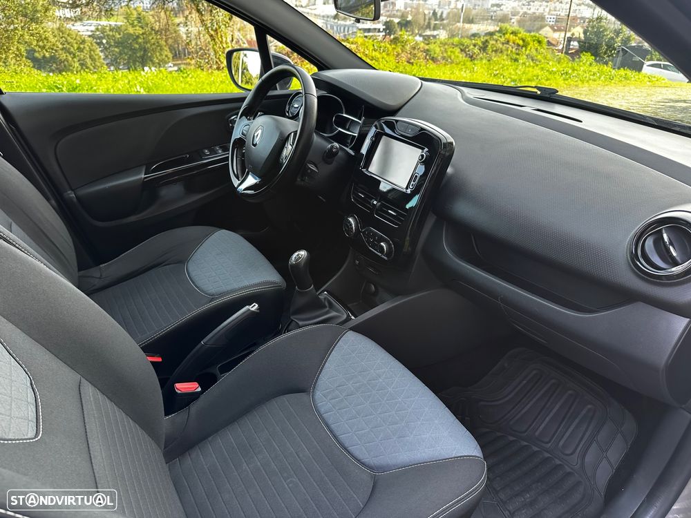 Renault Clio 0.9 TCE Luxe - 24