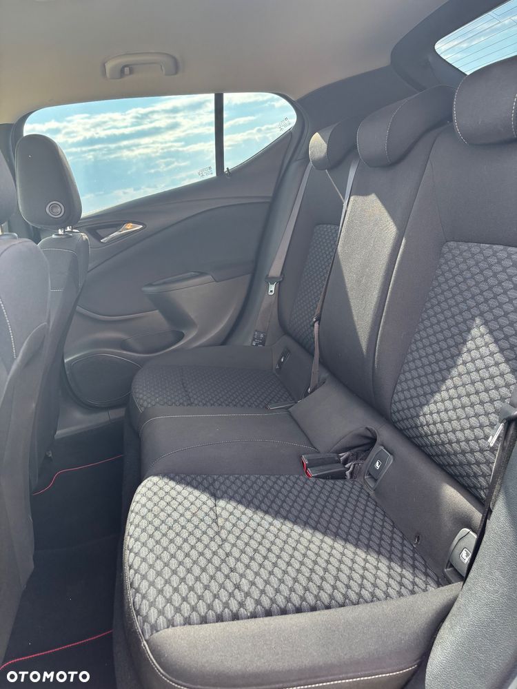 Opel Astra 1.6 T Dynamic S&S - 13