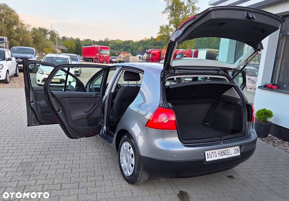 Volkswagen Golf - 29