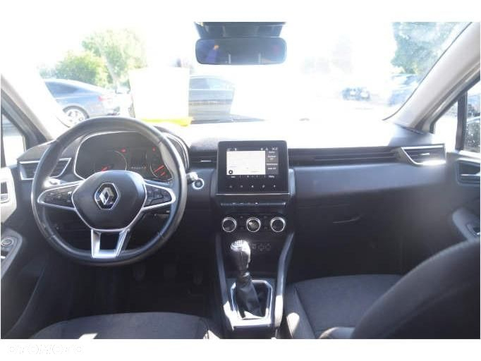 Renault Clio - 8