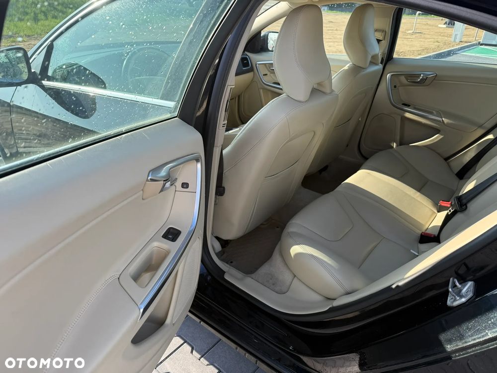Volvo S60 T3 Summum - 12
