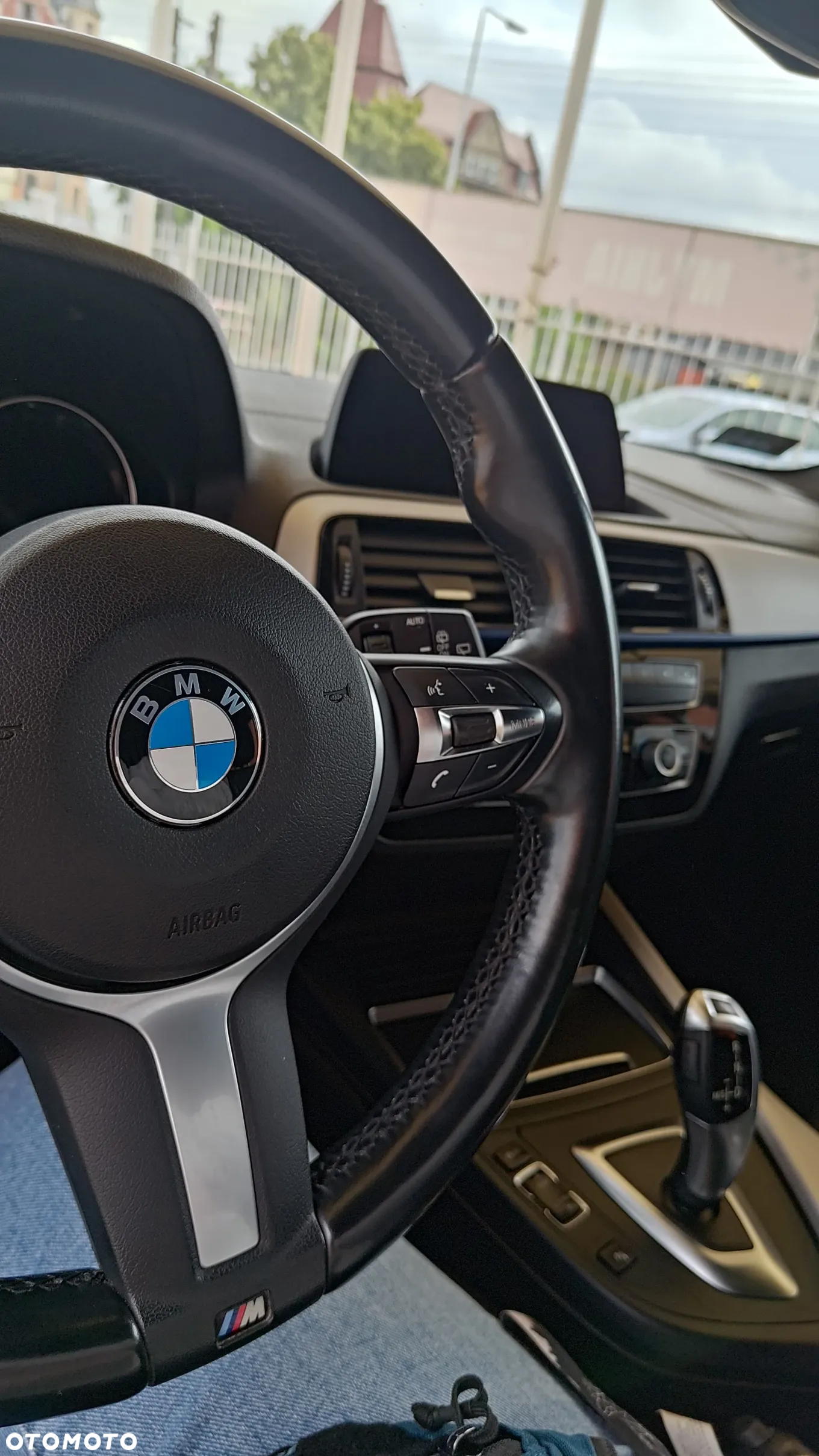 BMW Seria 1 120i - 26