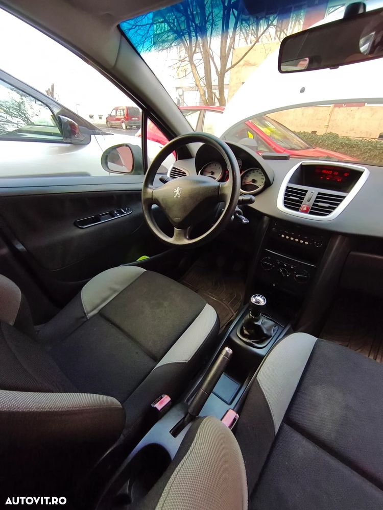 Peugeot 207 1.4HDI Premium - 11
