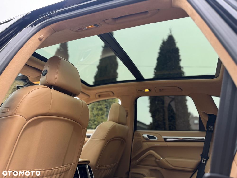 Porsche Cayenne S Diesel Platinum Edition - 16