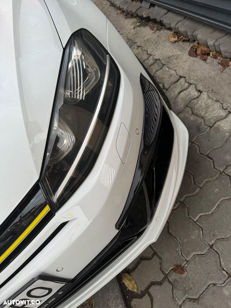 Volkswagen Golf 1.6 TDI BlueMotion Technology Comfortline - 12