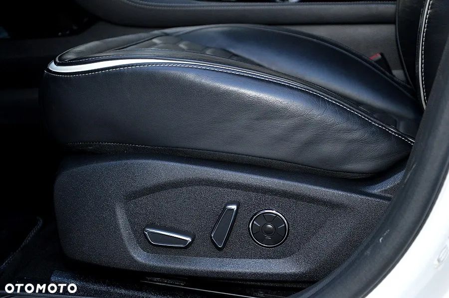 Ford Mondeo 2.0 EcoBoost Start-Stopp Autom Vignale - 37