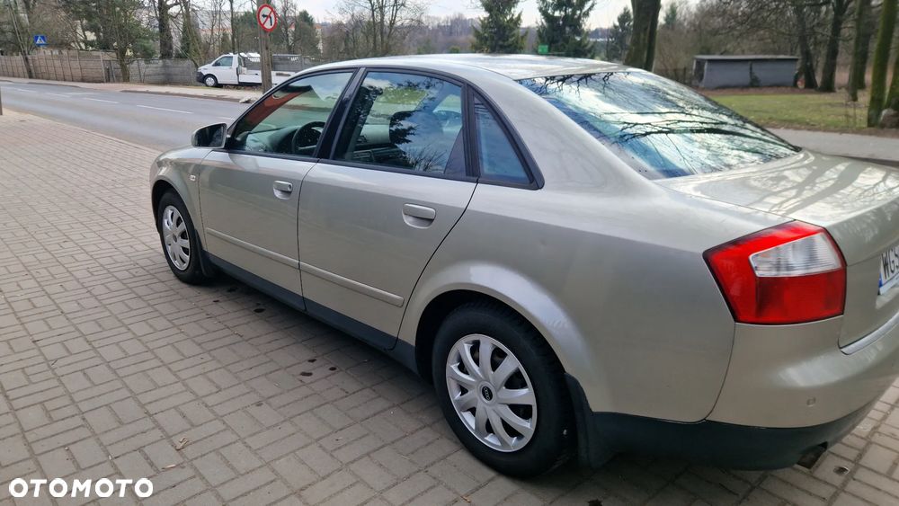 Audi A4 Limousine - 13