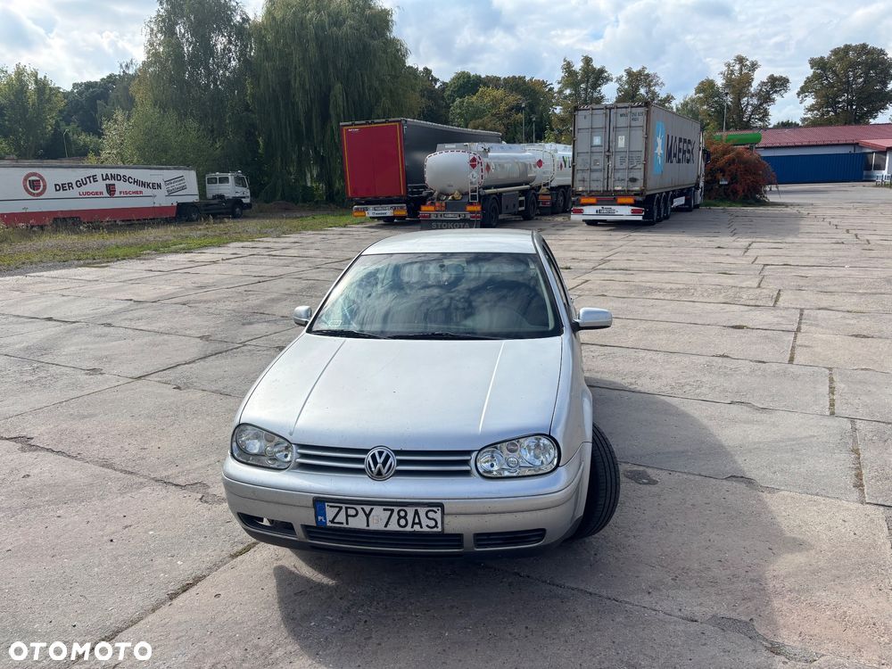Volkswagen Golf 1.6 Q-Line - 2